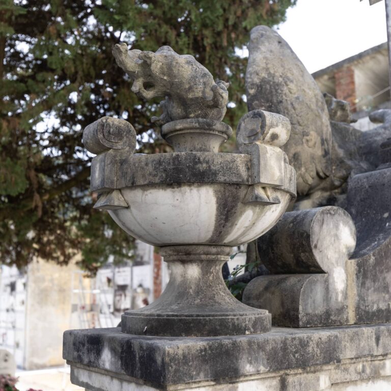 Monumento funebre dello scultore Cesare Faggioni