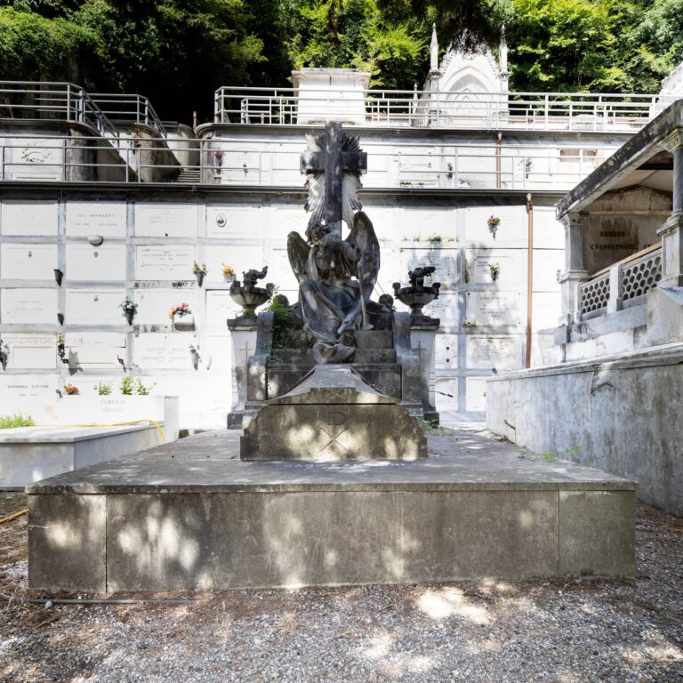 Monumento funebre dello scultore Cesare Faggioni