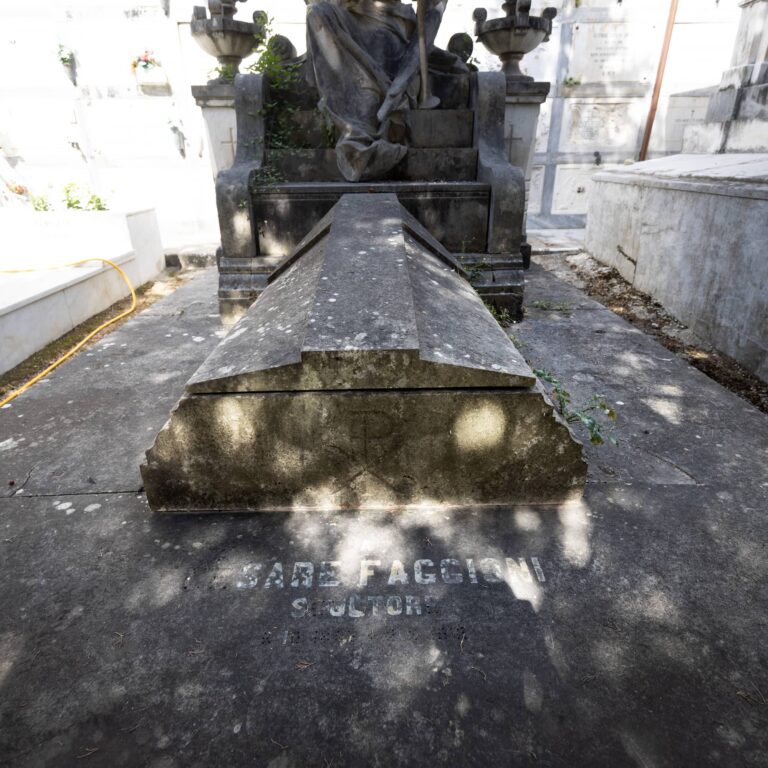 Monumento funebre dello scultore Cesare Faggioni