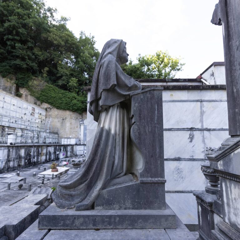 Monumento funebre della famiglia Ponzanelli