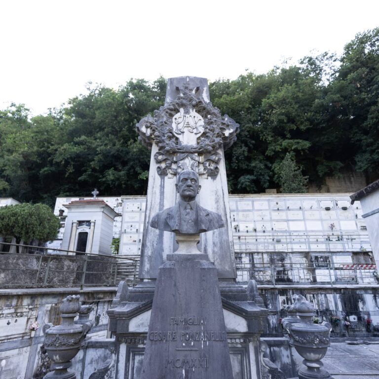 Monumento funebre della famiglia Ponzanelli