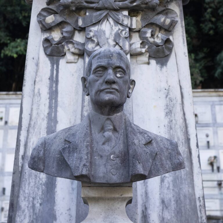 Monumento funebre della famiglia Ponzanelli