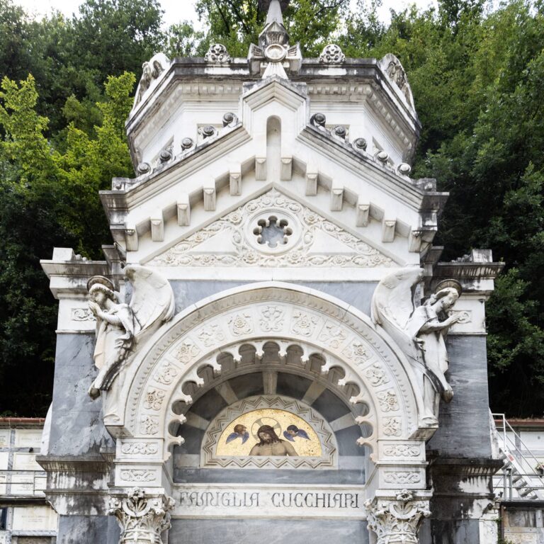 Cappella funeraria della famiglia Cucchiari