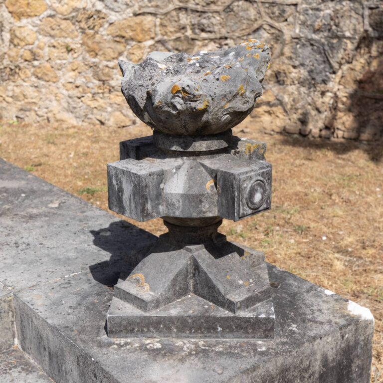 Monumento funebre di Erminia Maggesi