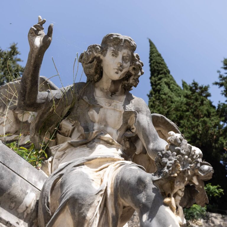 Monumento funebre di Erminia Maggesi