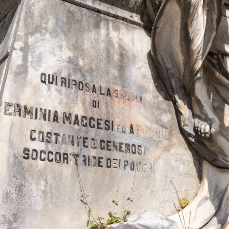 Monumento funebre di Erminia Maggesi
