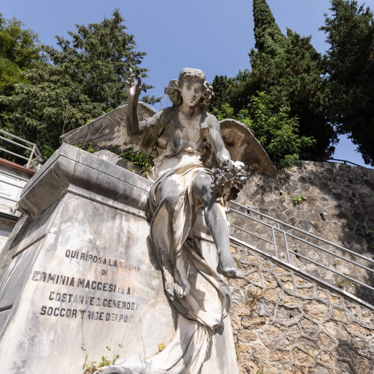 Monumento funebre di Erminia Maggesi