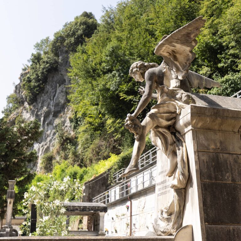 Monumento funebre di Erminia Maggesi