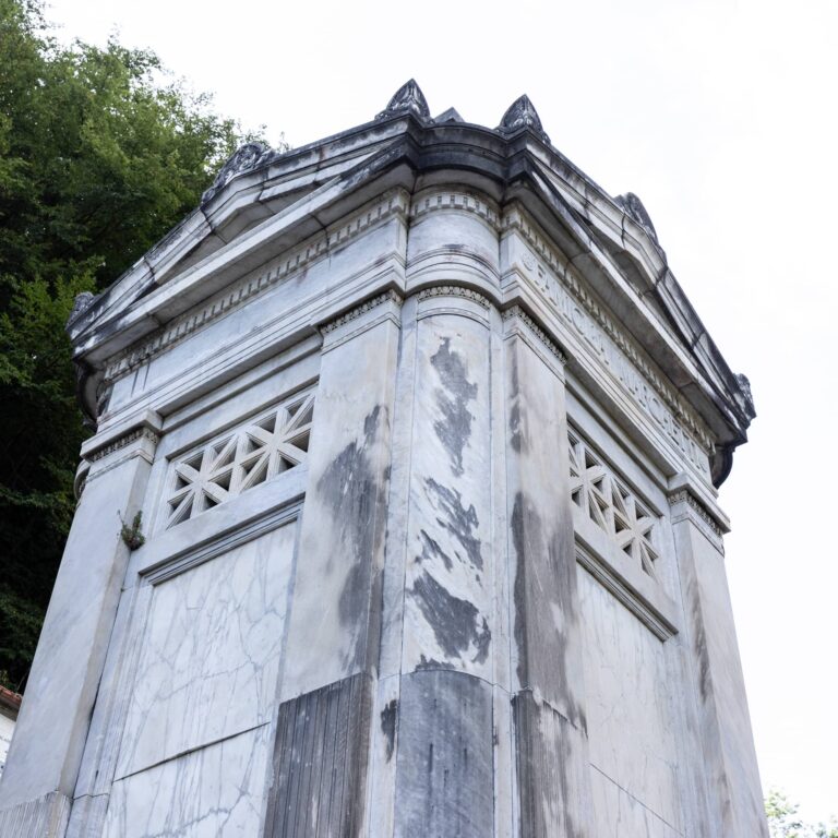 Monumento funerario della famiglia Marchetti