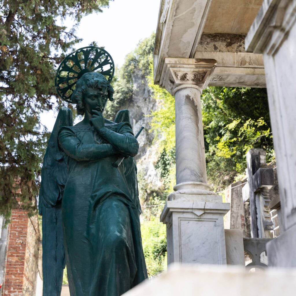 Dettaglio del monumento della famiglia Nicoli