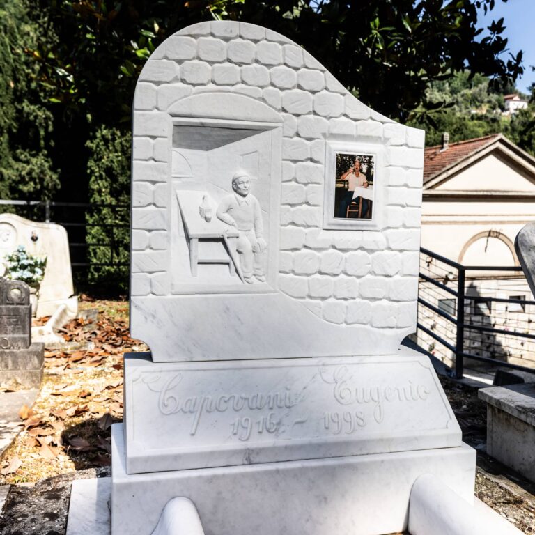 Monumento funebre di Eugenio Capovani